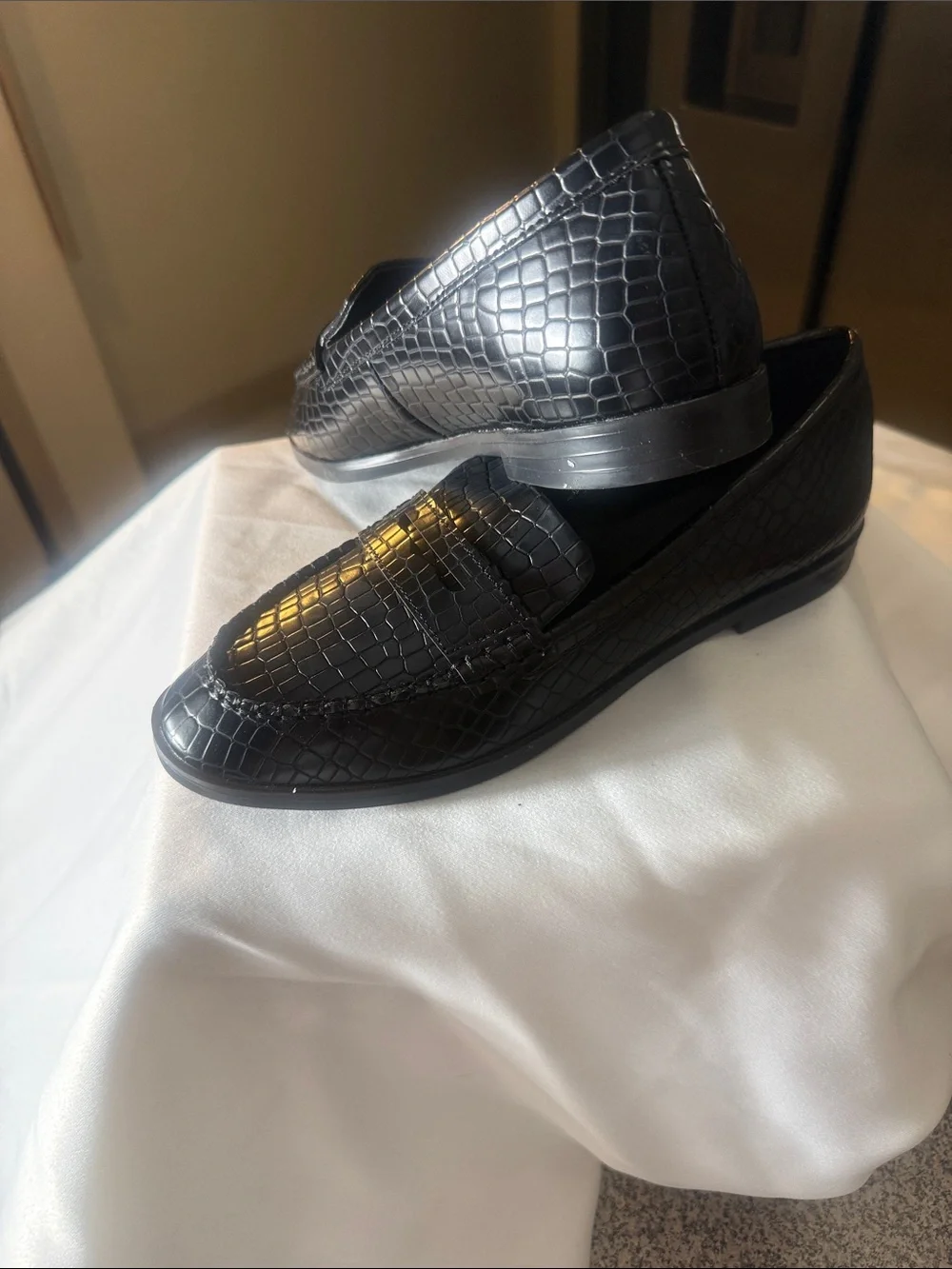 Katy Perry Collections Men’s Black Croc-Embossed Penny Loafers